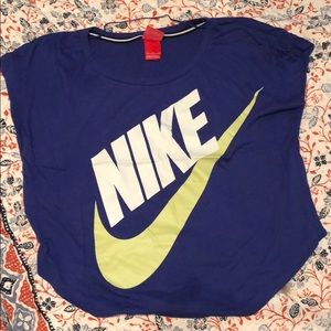 Nike top